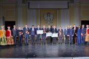 Zdjęcie przedstawia laureatów dwunastej edycji Złotej Księgi PW 