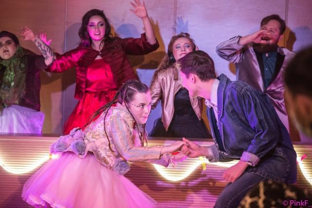 Zdjęcie ze spektaklu "Kopciuszek" Teatru PW Zdjęcie ze spektaklu "Kopciuszek" Teatru PW