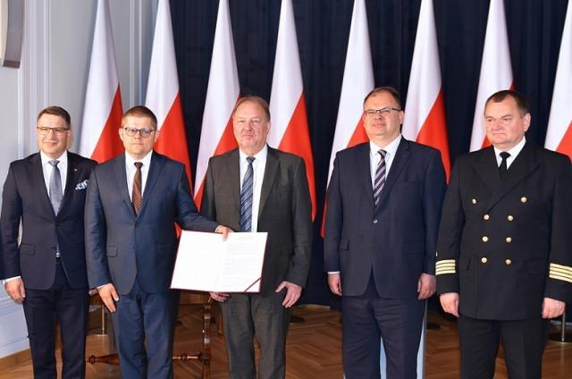 Zdjęcie przedstawicieli instytucji, które podpisały porozumienie Zdjęcie przedstawicieli instytucji, które podpisały porozumienie