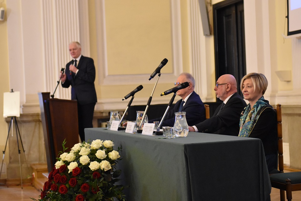 A formal session of the Warsaw University of Technology Senate was held on February 10, 2020.